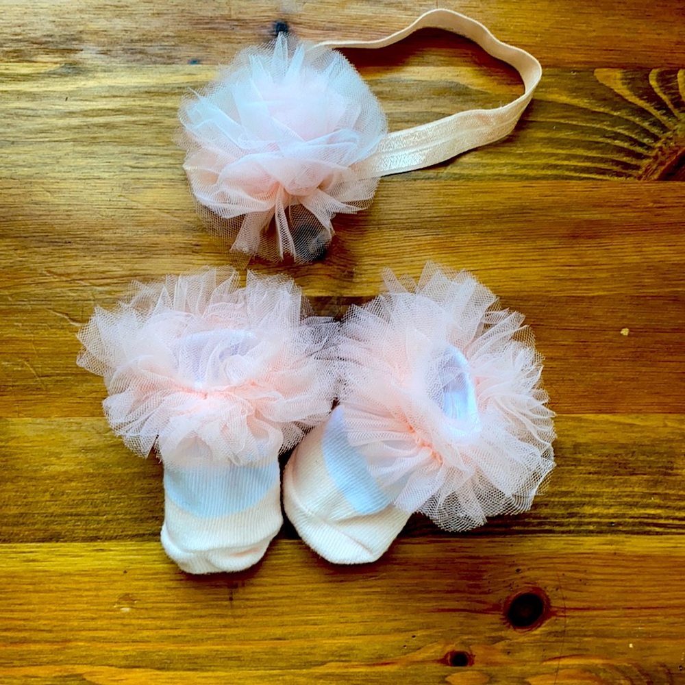 Baby ballerina socks and bow